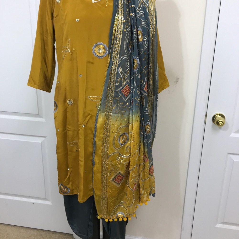 Yellow & grey Indian ethnic Dress